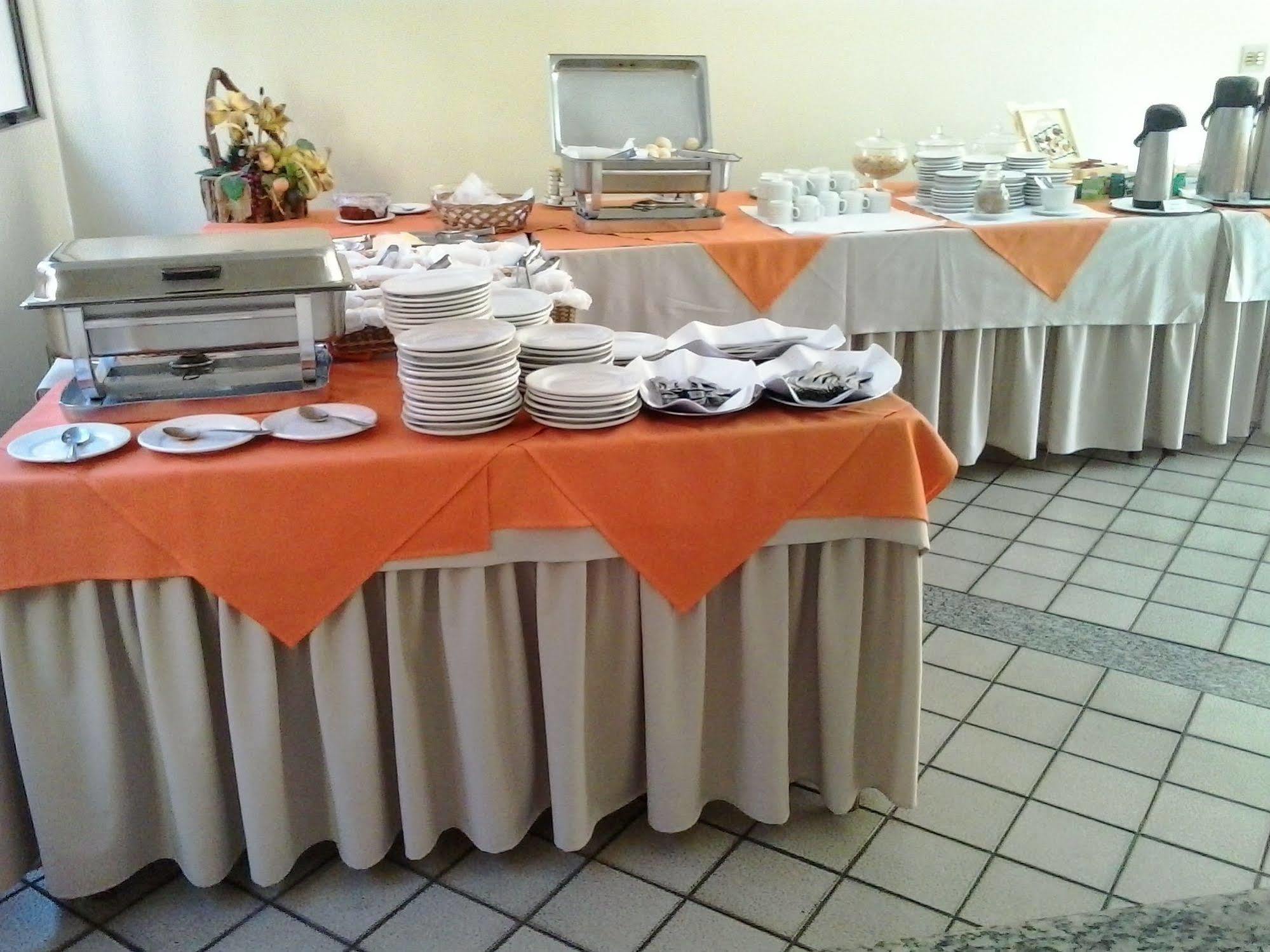 Oft Plaza Oeste Hotel Goiania Exterior photo
